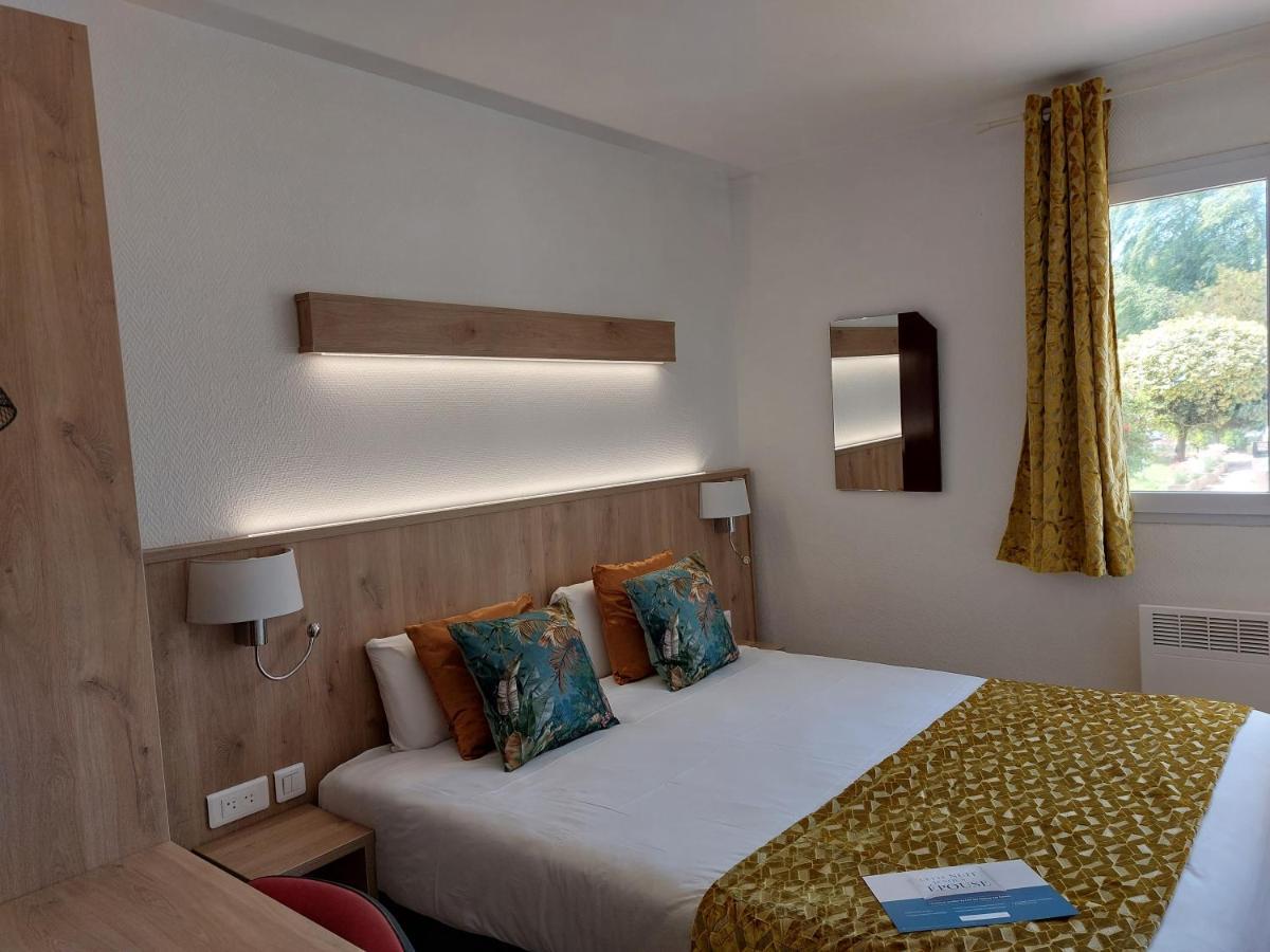กีริอ๊าด การงต็อง Hotel แกรองตอง ภายนอก รูปภาพ