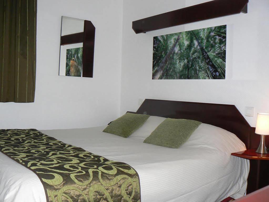 กีริอ๊าด การงต็อง Hotel แกรองตอง ภายนอก รูปภาพ